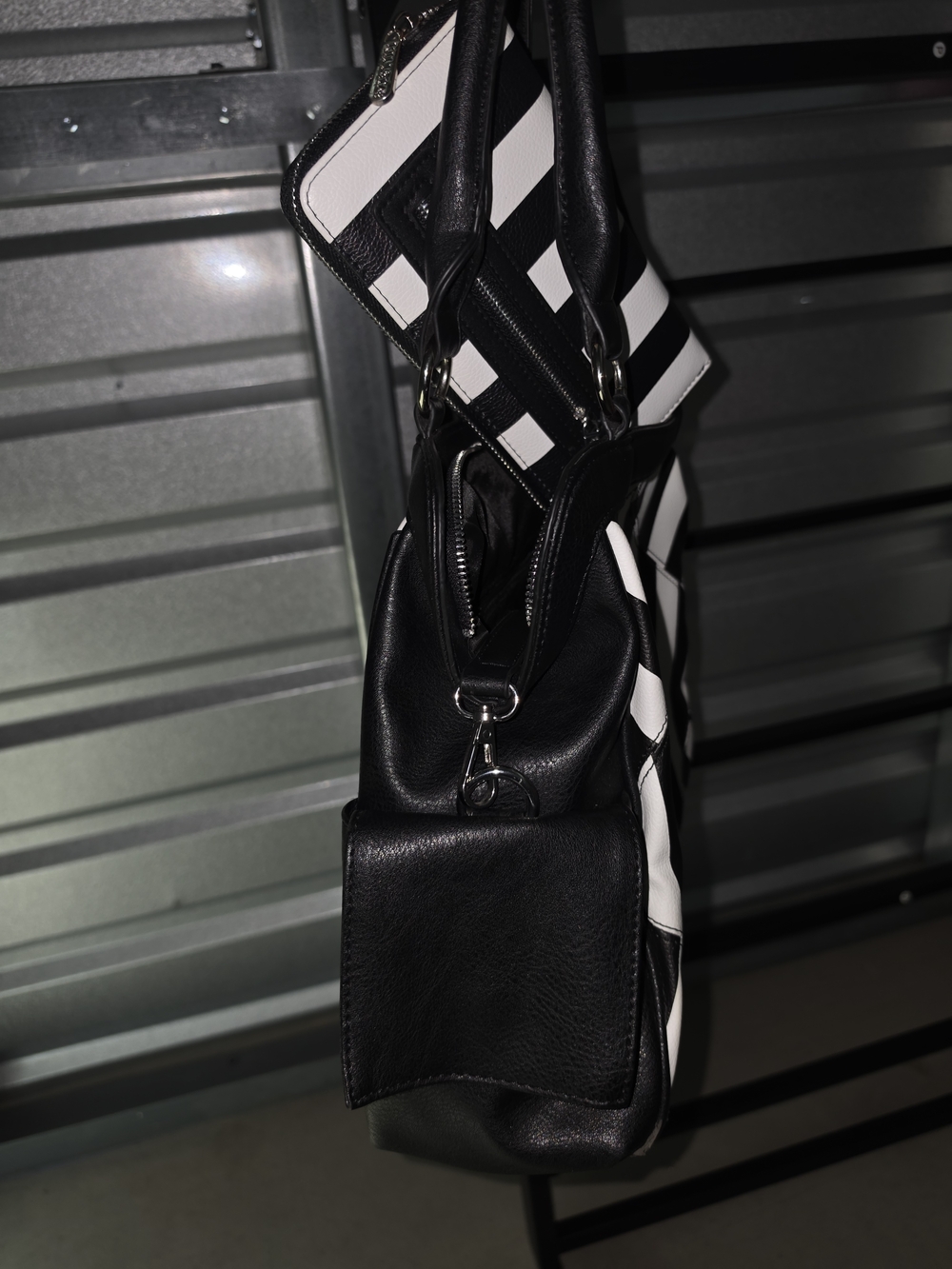 Never Trust The Living - Killstar Purse And Wallet - Picture 4 of 7